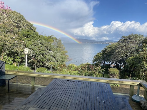 Spacious lakeside retreat at The Willows, Lake Rotorua
