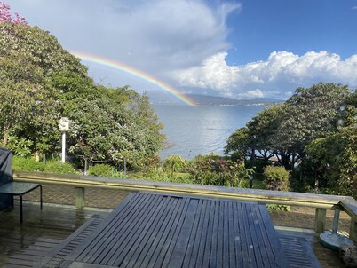 Spacious lakeside retreat at The Willows, Lake Rotorua