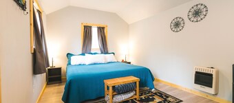 New! Sweet little cabin, Hiking, Fishing, BBQs, fire pits and picnic tables