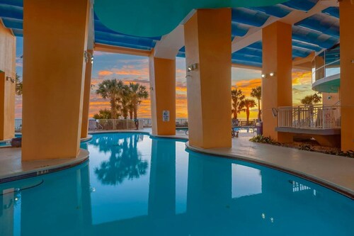 Oceanfront Luxury 6th Floor Splash Resort: 2BR/2BA King Unit, Free Beach Service