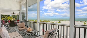 Villa Island Getaway - BEACHFRONT with BOAT INVCLUDED on North Captiva!