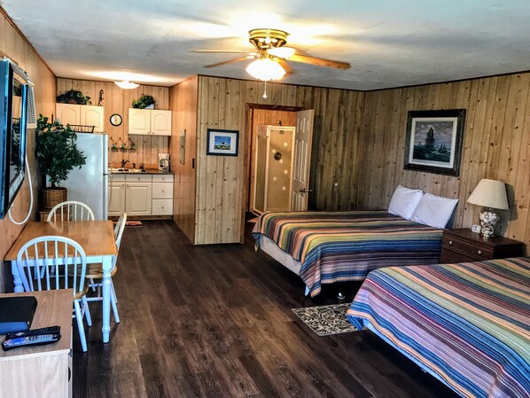 1 bedroom, bed sheets