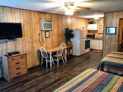 Bayshore Lodge 123 Cabin #1  Rental   Port O Connor TX 