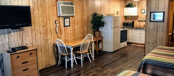 Bayshore Lodge 123 Cabin #1 Rental Port O Connor TX