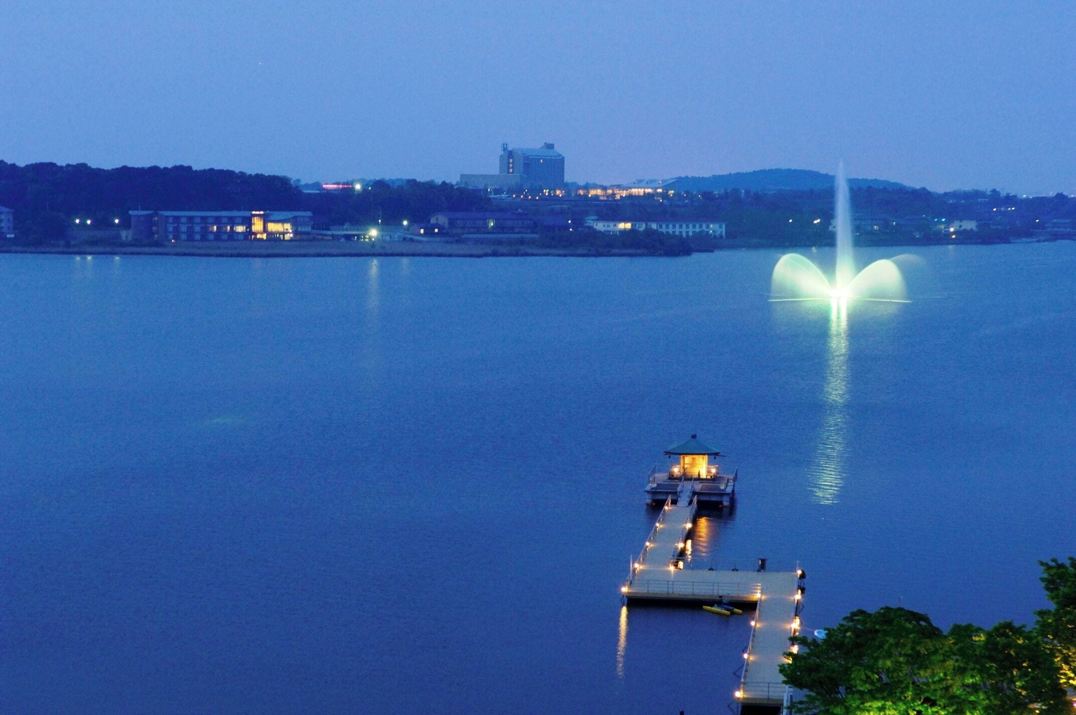 Pemandangan tasik