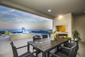 Outdoor dining - Luxury Villa High Hopes with Pool (Makarska)