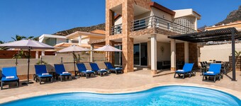 Stunning contemporary villa featuring a private heated pool, expansive terrace☀️