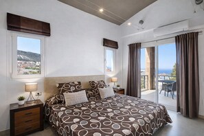 4 bedrooms, in-room safe, iron/ironing board, travel cot