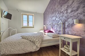 3 dormitorios, tabla de planchar con plancha, wifi gratis y ropa de cama