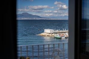Interior - Al Mare Apartment Sorrento, 1 Bedroom sea view beach apartment in Sorrento for up to 4 people (Sorrento)