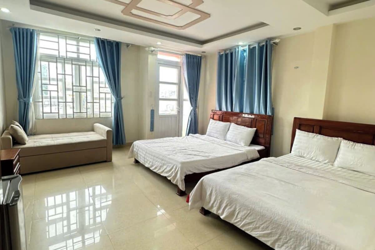 Standard Quadruple Room | Minibar, desk, iron/ironing board (on request), WiFi (free)