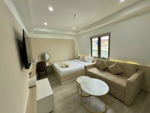 Deluxe Double Room, 1 Queen Bed with Sofa bed | Minibar, desk, iron/ironing board, free WiFi - Hoang Thang 1 Hotel Da Lat (Da Lat)