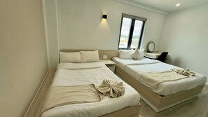 Deluxe Quadruple Room | Minibar, desk, iron/ironing board, free WiFi - Hoang Thang 1 Hotel Da Lat (Da Lat)