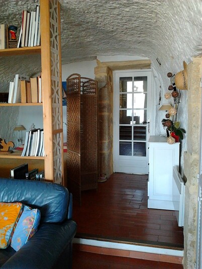 Unusual holiday in a troglodyte house in Saint-Chamas.