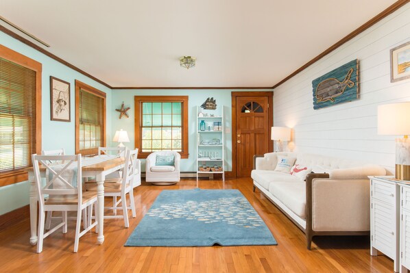 Smart-TV, videospill, DVD-spiller og bordtennis