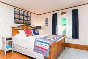 4 bedrooms, desk, iron/ironing board, free WiFi - Walk 2 Beach/peaceful/quiet Surfhouse Retreat (Rye)