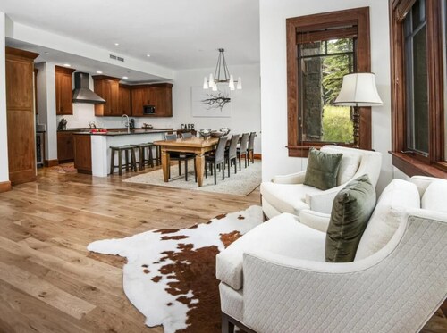 Hummingbird Lodge A101 — True Ski-In/Ski-Out • Best Ski Access in Bachelor Gulch