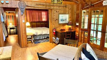 4 bedrooms, bed sheets