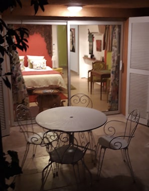 1 chambre, fer et planche Ă repasser, Wi-Fi, draps fournis