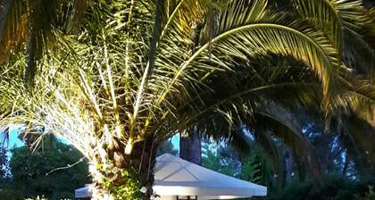 Beautiful and comfortable Suite on the ground floor in property, pool and spa