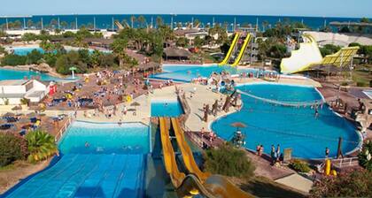 F3 & SOLARIUM, Pool & Garden, BEACH. PORTAVENTURA 6 Km, BARCELONA 100 Km