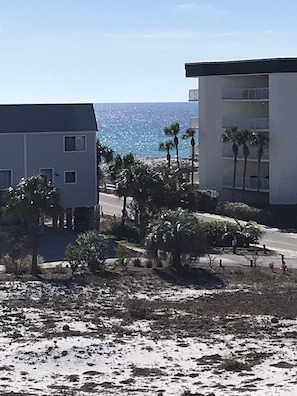 Overlooking the ocean, this hotel offers stunning coastal views.
