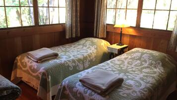 3 bedrooms, iron/ironing board, travel cot, free WiFi