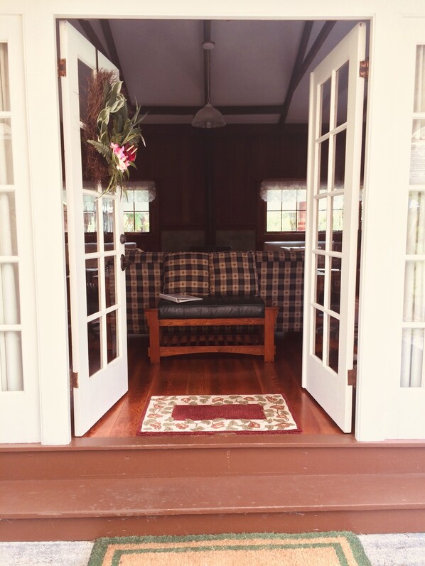 Interior - Historic Sugar Era Home Close to National Park – A Local Staycation Favorite! (Volcano)