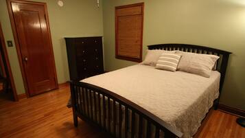 2 bedrooms, iron/ironing board, WiFi, bed sheets