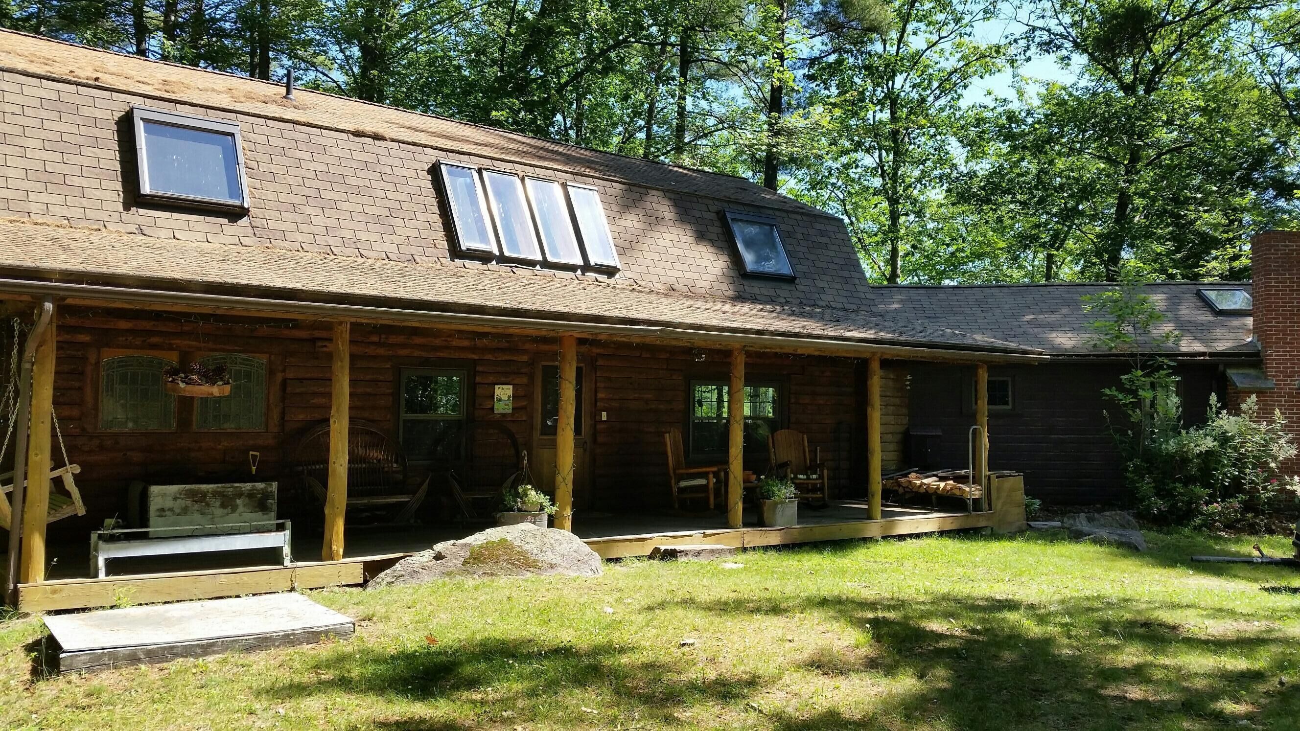 Beautiful  Log Cabin Overlooking Blaisdell  Lake! Sleeps 12, Private Beach