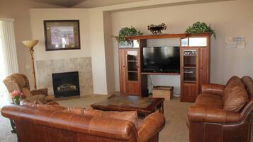 TV, fireplace, DVD player, table tennis