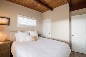 2 habitaciones, tabla de planchar con plancha y cuna de viaje 