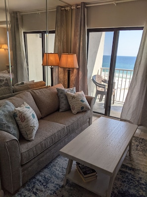 Smart TV, books, stereo - Beautiful Gulf Front Unit with Balcony (Gulf Shores)