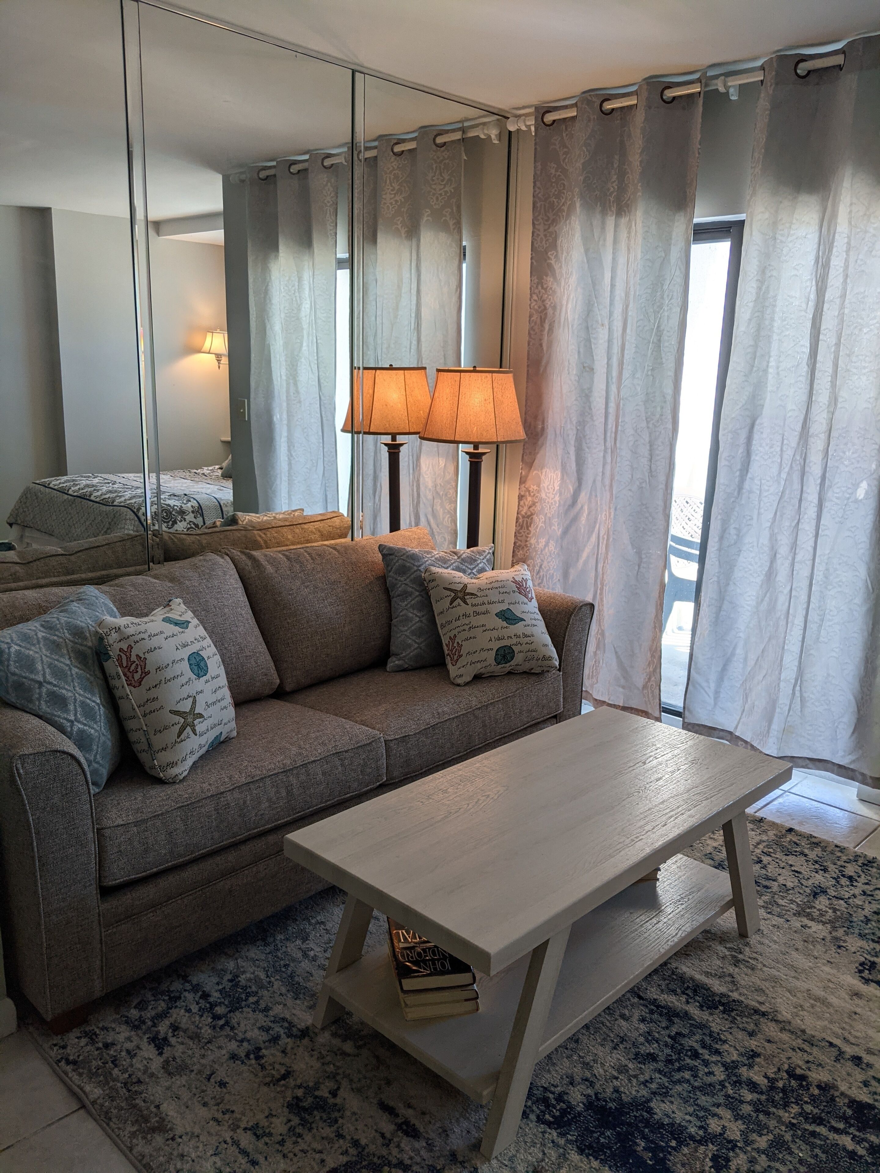 スマートテレビ、書庫、ステレオ