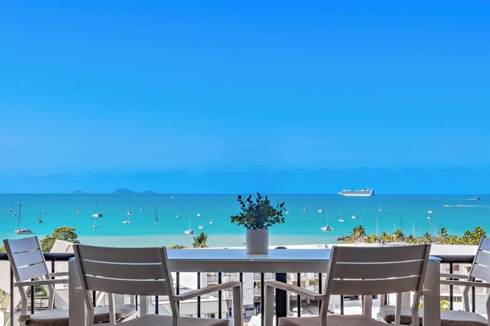 Ocean Views 14A