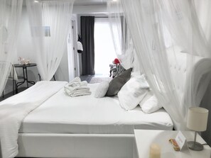 Luxe suite | Luxe beddengoed, donzen dekbedden, individueel gedecoreerd