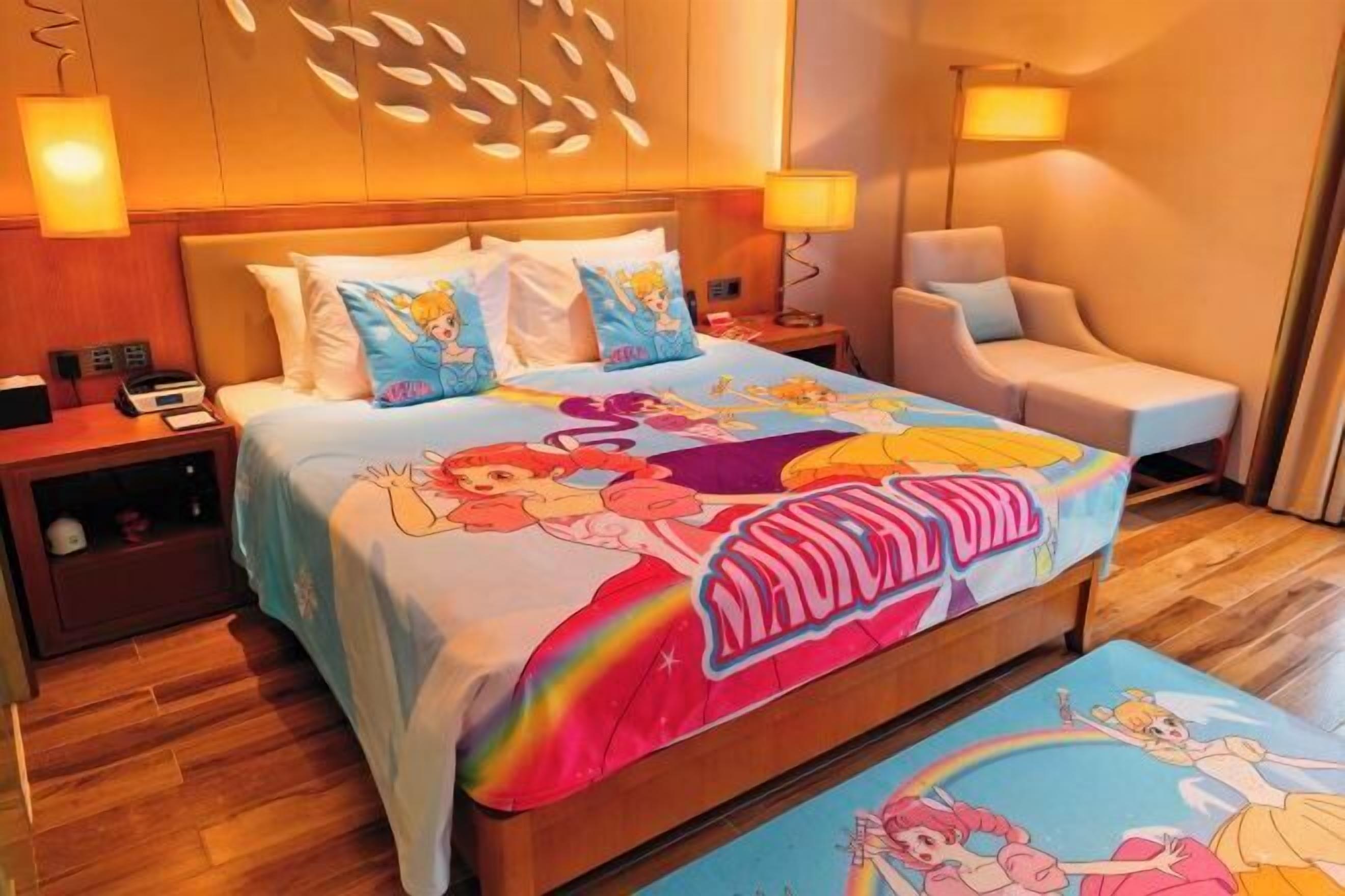Minibar, in-room safe, iron/ironing board, free WiFi