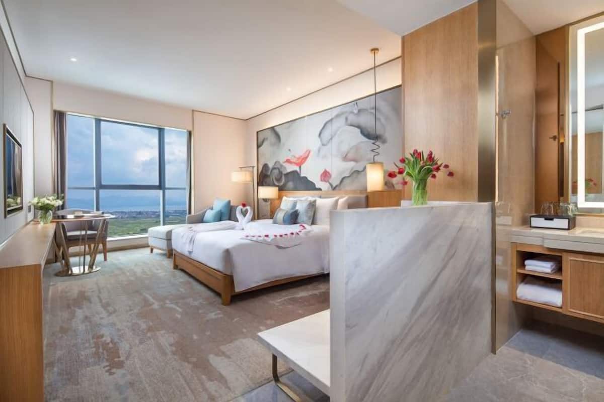 Een minibar, een kluis op de kamer, een strijkplank/strijkijzer