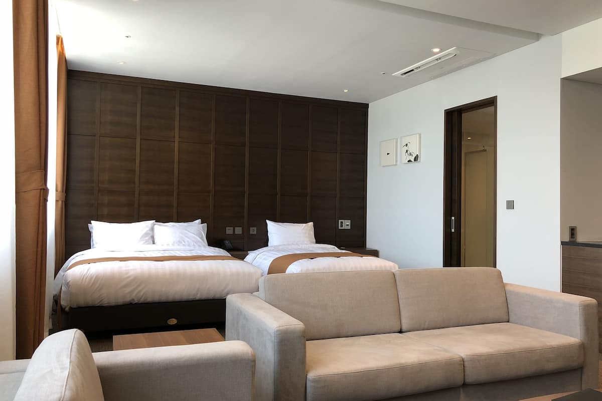 junior suite | 1 bedroom, soundproofing, free wifi, bed sheets