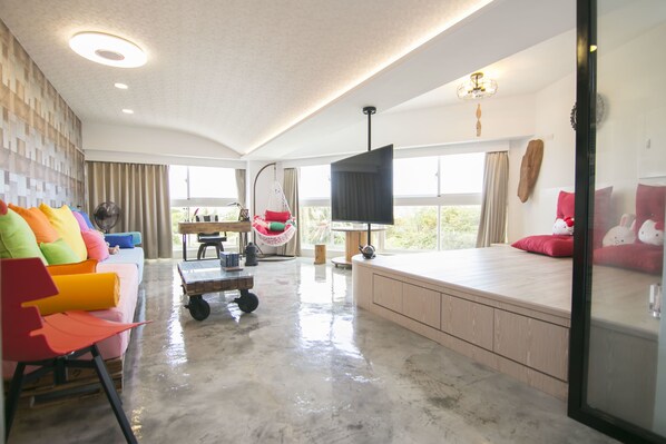 Desk, soundproofing, free WiFi, bed sheets - Garden House 152 (Tainan)