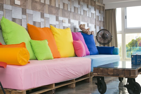 Family Suite, 2 Bedrooms, Non Smoking | Desk, soundproofing, free WiFi, bed sheets