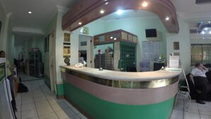 Quầy tiếp tân