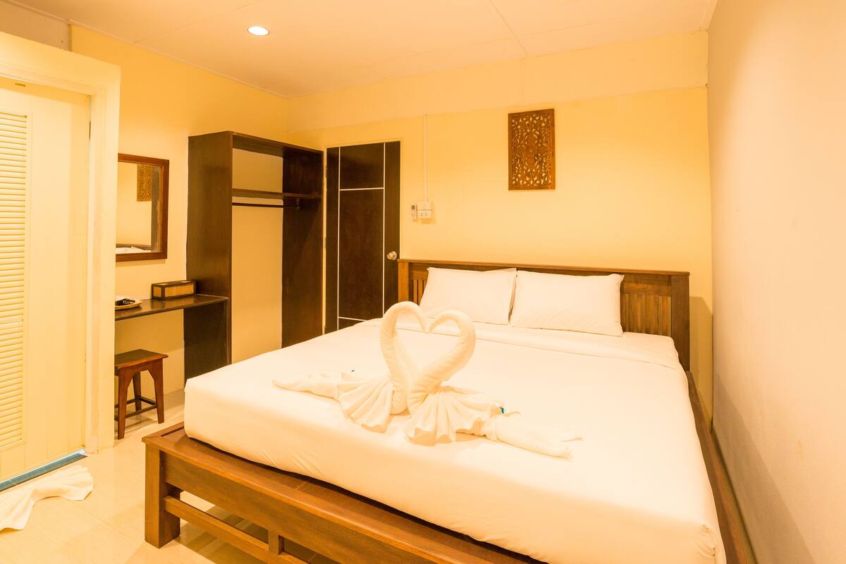 Family 4 persons (No.1) | Desk, rollaway beds, free WiFi