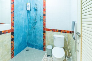 Family 4 persons (No.1) | 浴室 | 淋浴設備、免費盥洗用品、毛巾