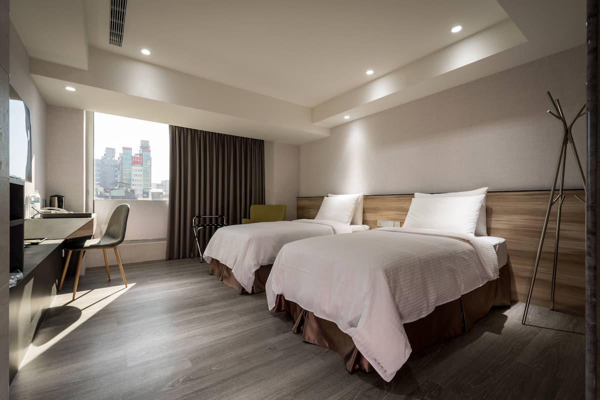 1 Schlafzimmer, Daunenbettdecken, Zimmersafe, Schreibtisch