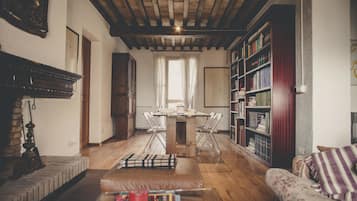 Deluxe Apartment, 2 Bedrooms | Living area