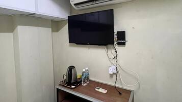 Standard Double Room, 1 Katil Ratu (Queen) | Meja, Wi-fi percuma, cadar katil