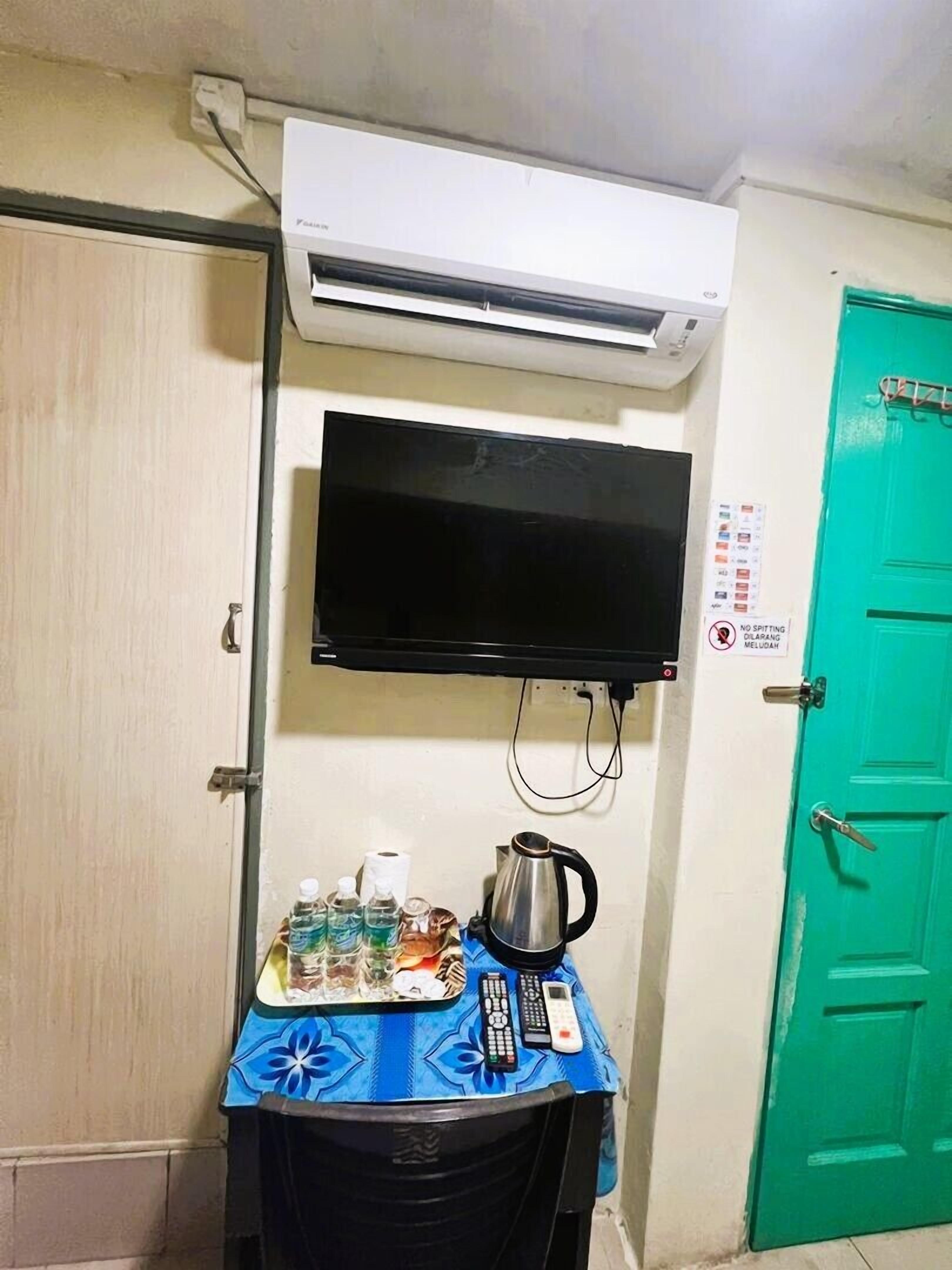 Family Suite | Desk, free WiFi, bed sheets
