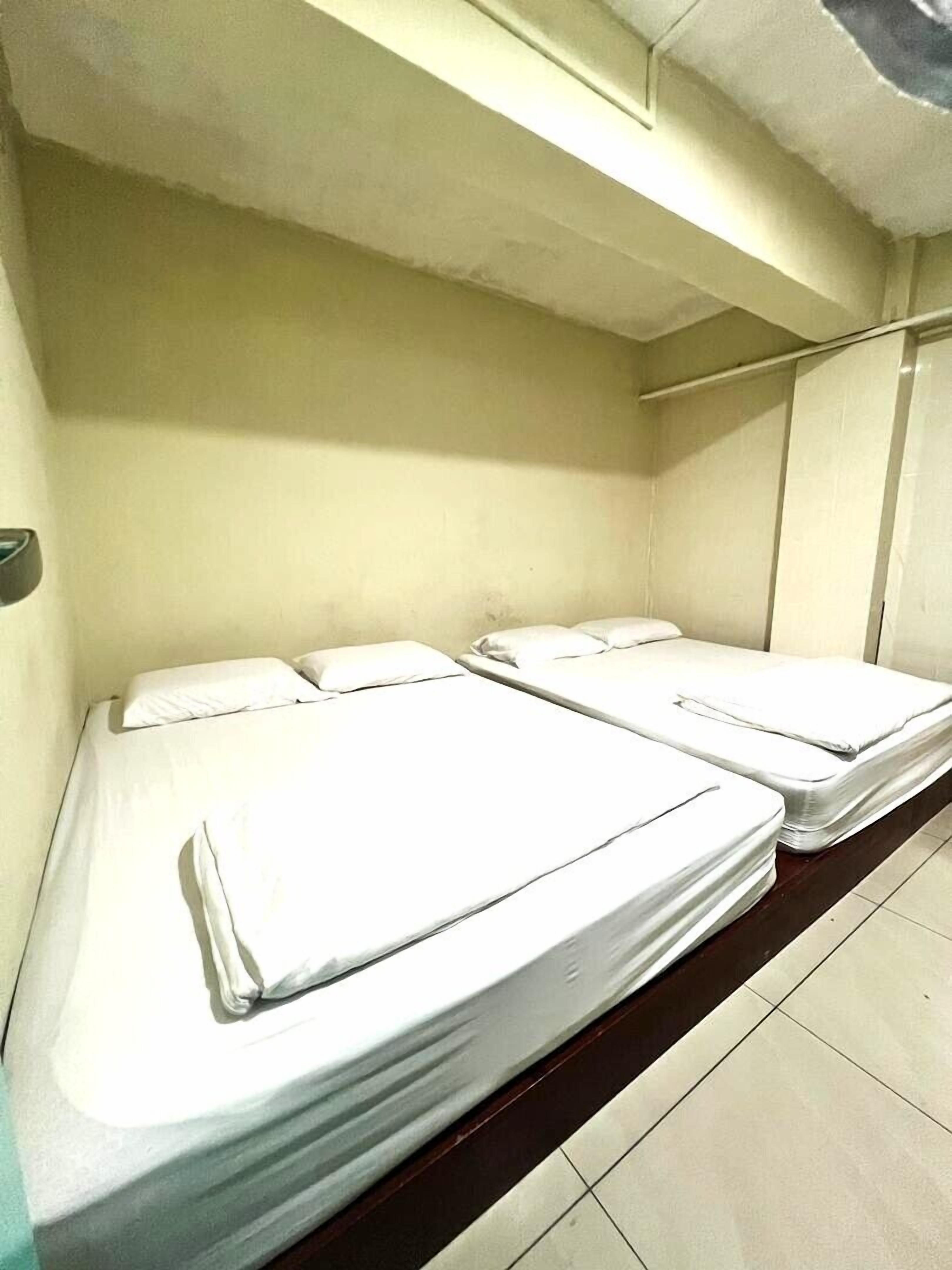 Family Suite | Desk, free WiFi, bed sheets
