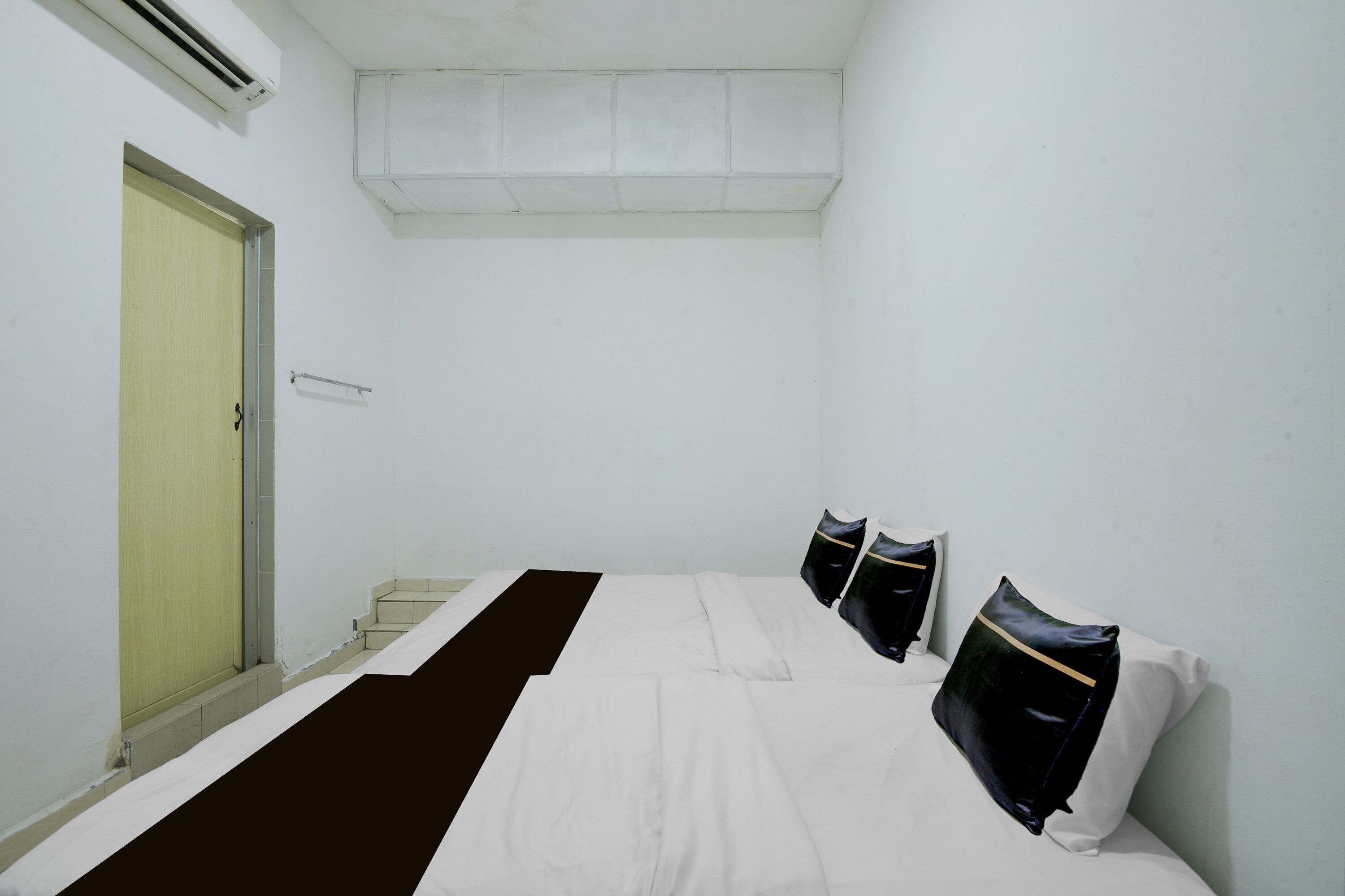 Standard Triple Room | Desk, free WiFi, bed sheets